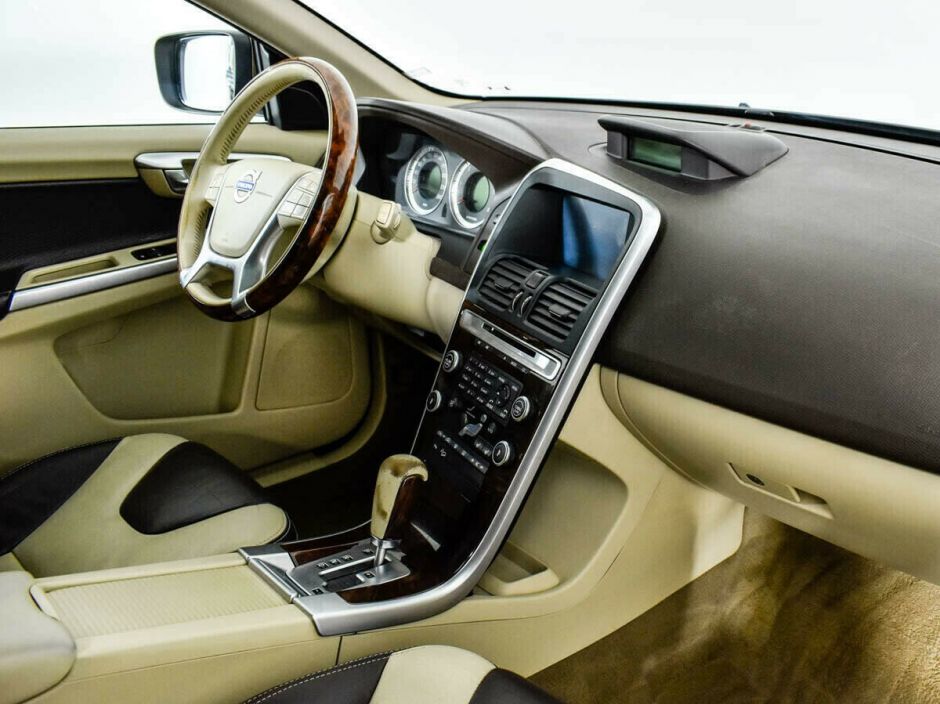 Volvo XC60, 2.4 л, АТ, 2011 фото 1