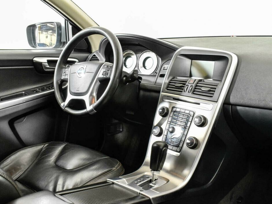 Volvo XC60, 2.4 л, АТ, 2012 фото 2
