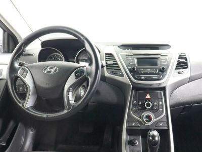 Hyundai Elantra, 1.6 л, АКПП, 2015 фото 9