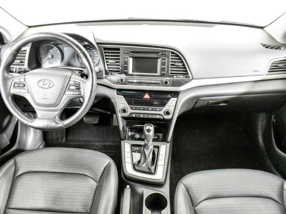 Hyundai Elantra, 2.0 л, АТ, 2017 фото 2