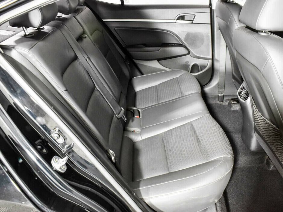 Hyundai Elantra, 2.0 л, АТ, 2017 фото 1