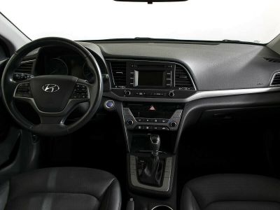 Hyundai Elantra, 2.0 л, АКПП, 2017 фото 11