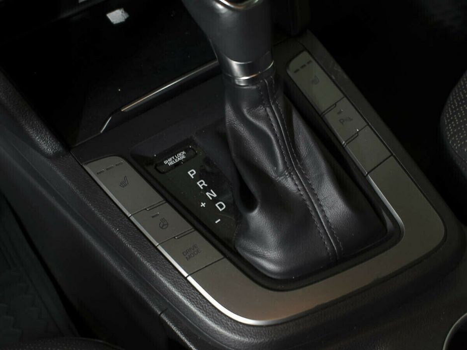 Hyundai Elantra, 2.0 л, АТ, 2017 фото 13