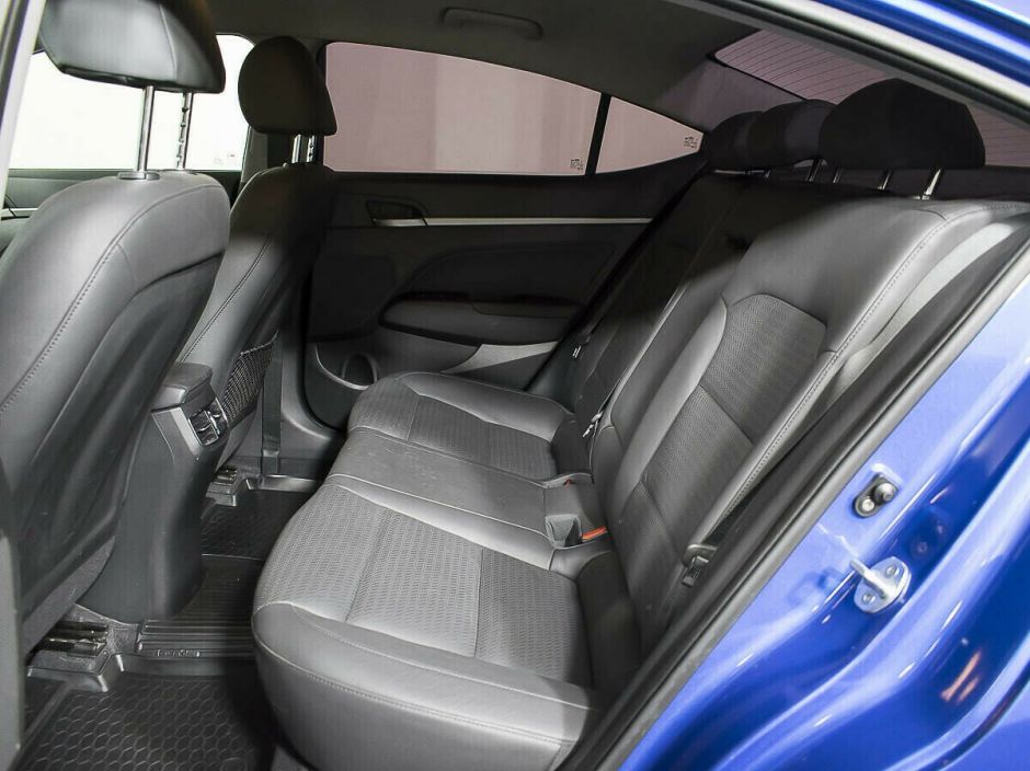 Hyundai Elantra, 2.0 л, АТ, 2017 фото 2