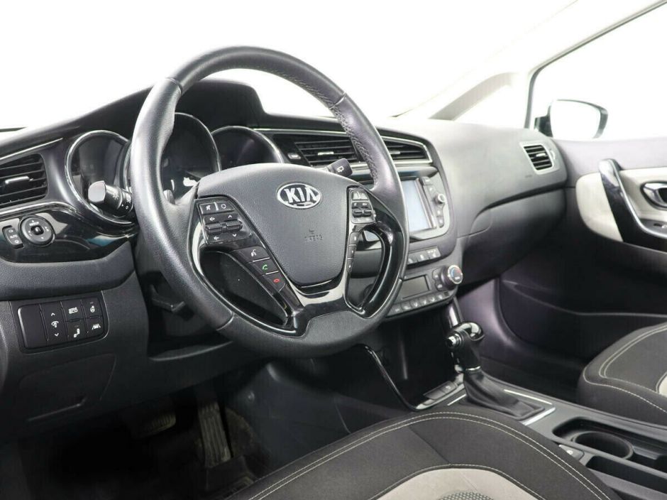 Kia Ceed, 1.6 л, Робот, 2015 фото 7