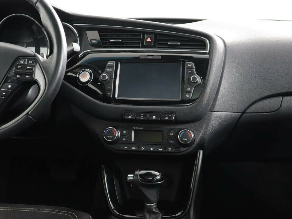 Kia Ceed, 1.6 л, Робот, 2015 фото 1