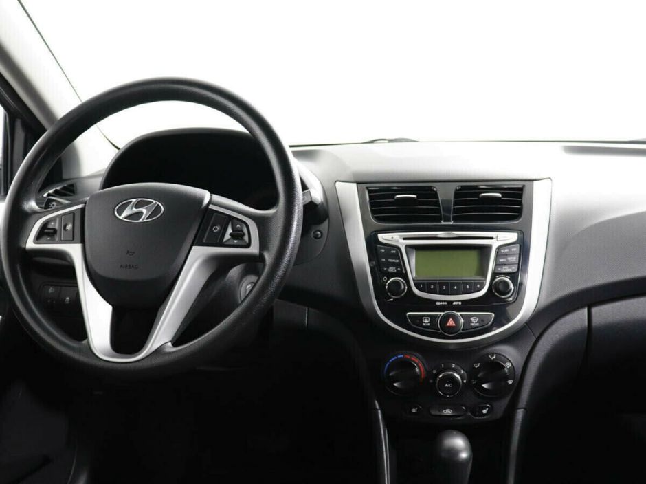 Hyundai Solaris, 1.4 л, АТ, 2012 фото 2