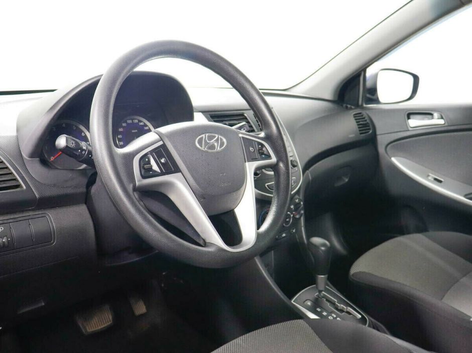 Hyundai Solaris, 1.6 л, АТ, 2012 фото 2