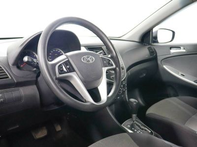 Hyundai Solaris, 1.6 л, АКПП, 2012 фото 2