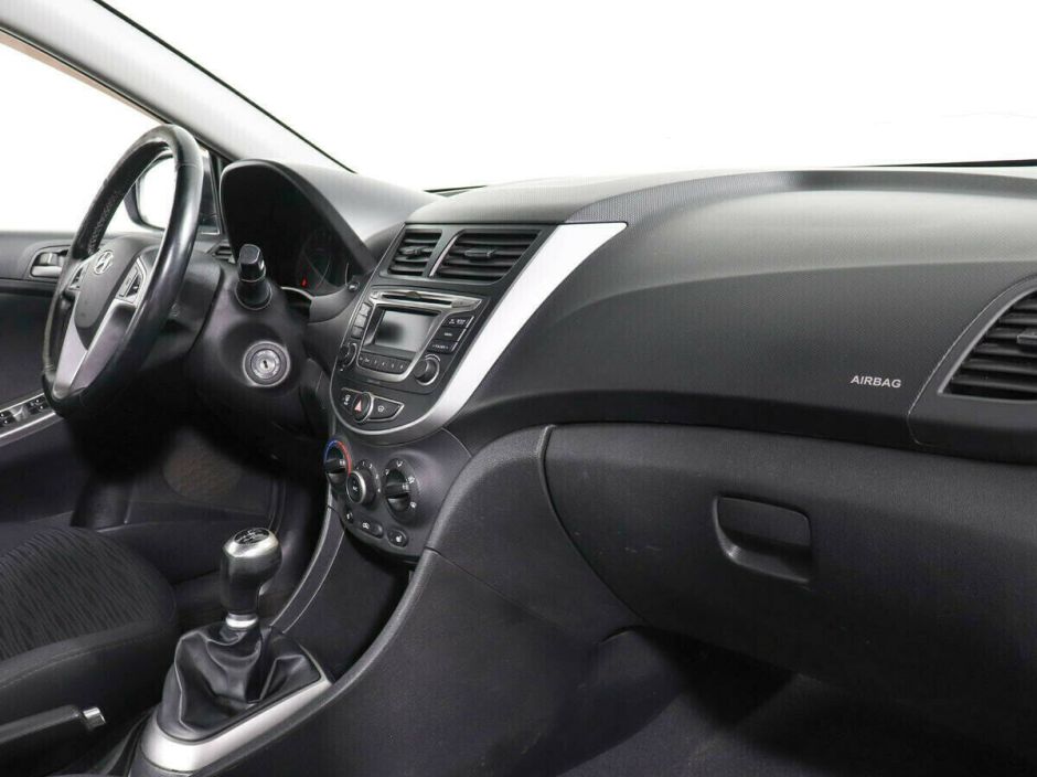 Hyundai Solaris, 1.6 л, МТ, 2016 фото 7