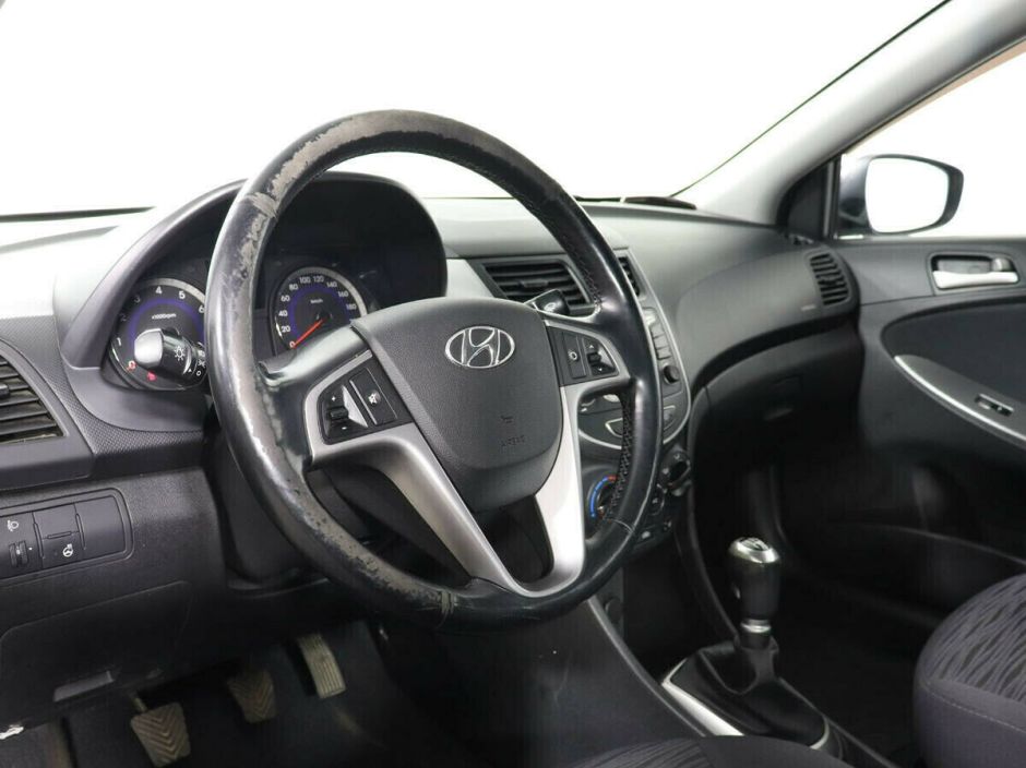 Hyundai Solaris, 1.6 л, МТ, 2016 фото 8