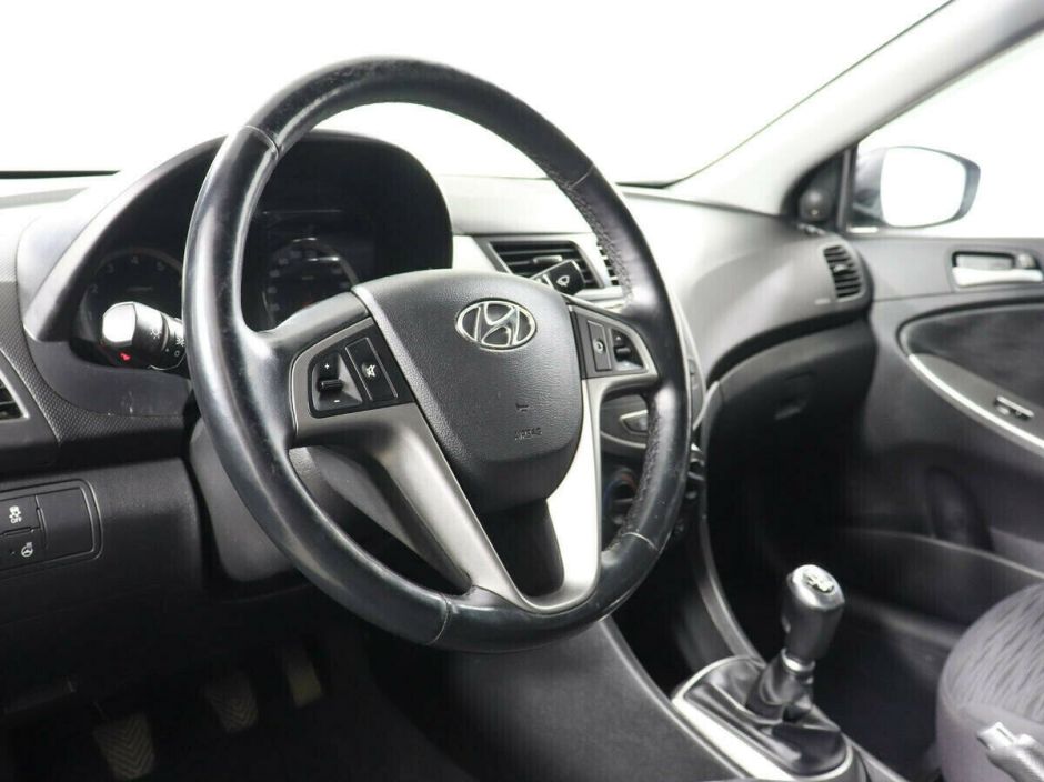 Hyundai Solaris, 1.6 л, МТ, 2017 фото 8