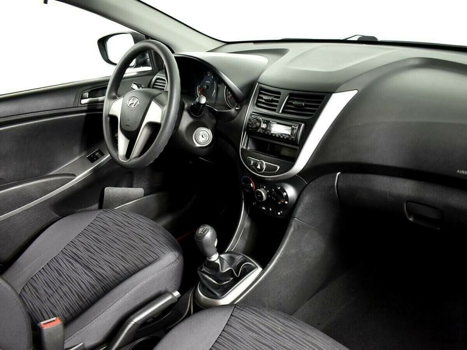 Hyundai Solaris, 1.6 л, МТ, 2016 фото 2