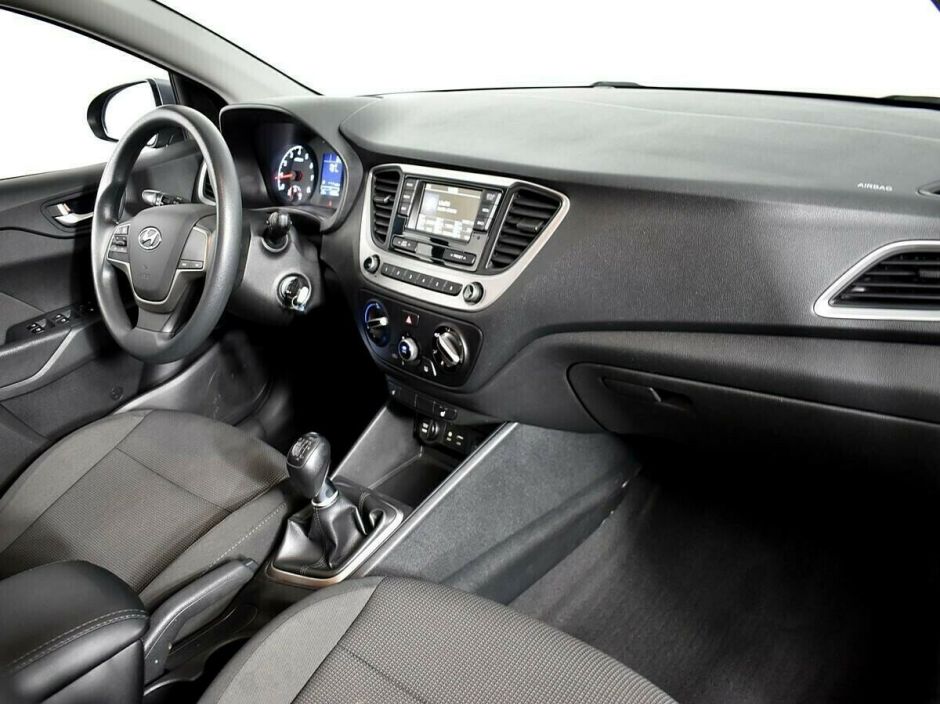 Hyundai Solaris, 1.6 л, МТ, 2018 фото 2