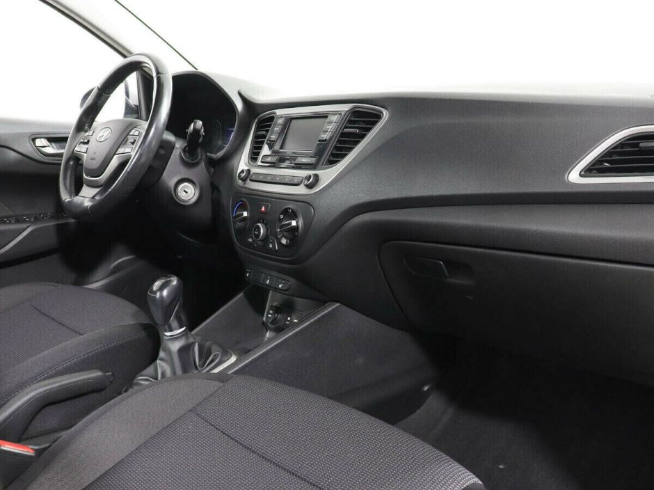 Hyundai Solaris, 1.6 л, МТ, 2018 фото 8