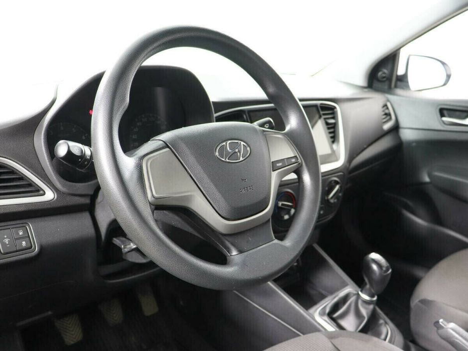 Hyundai Solaris, 1.6 л, МТ, 2018 фото 8