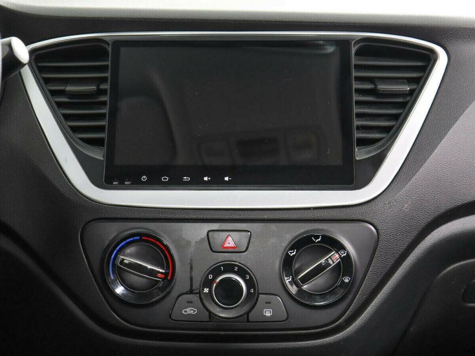 Hyundai Solaris, 1.6 л, МТ, 2018 фото 1