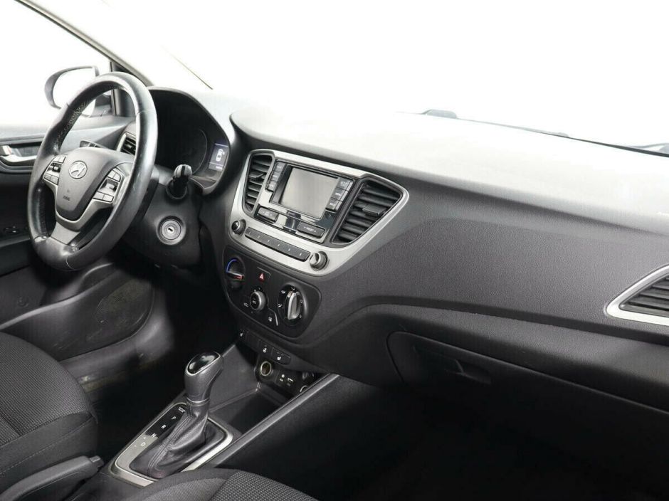 Hyundai Solaris, 1.6 л, АТ, 2018 фото 7