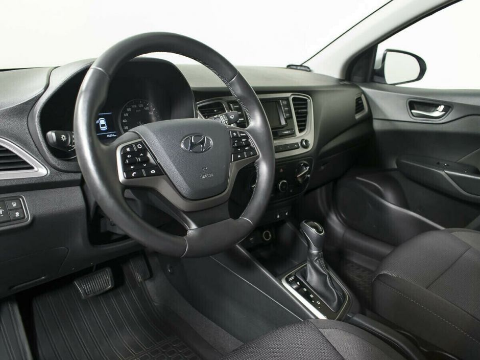Hyundai Solaris, 1.6 л, АТ, 2020 фото 2
