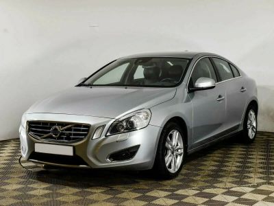 Volvo S60, 1.6 л, РКПП, 2013 фото 3