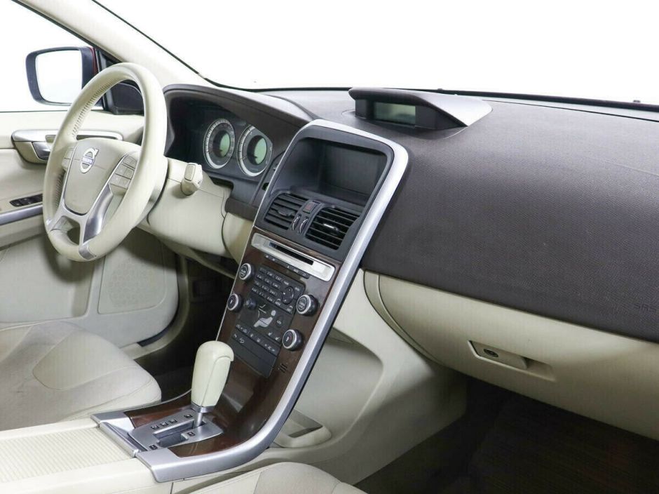 Volvo XC60, 2.4 л, АТ, 2010 фото 1