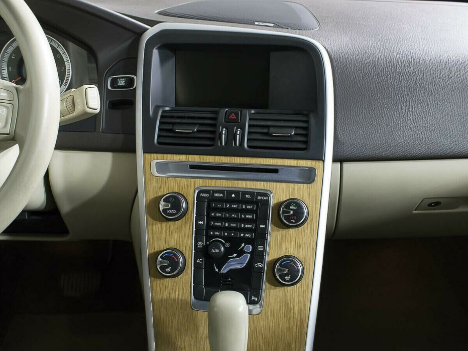 Volvo XC60, 2.0 л, Робот, 2011 фото 2