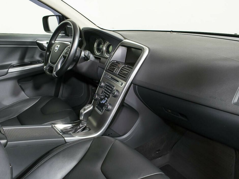 Volvo XC60, 2.4 л, АТ, 2012 фото 2