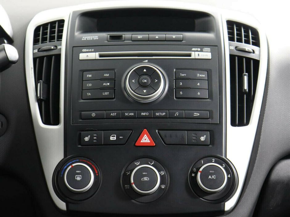 Kia Ceed, 1.6 л, МТ, 2010 фото 1