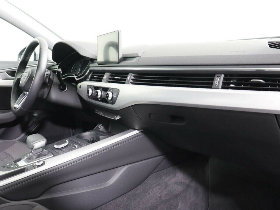 Audi A4, 2.0 л, Робот, 2018 фото 8