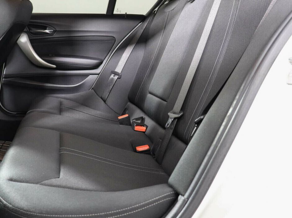 BMW 1 серии, 1.6 л, АТ, 2015 фото 1