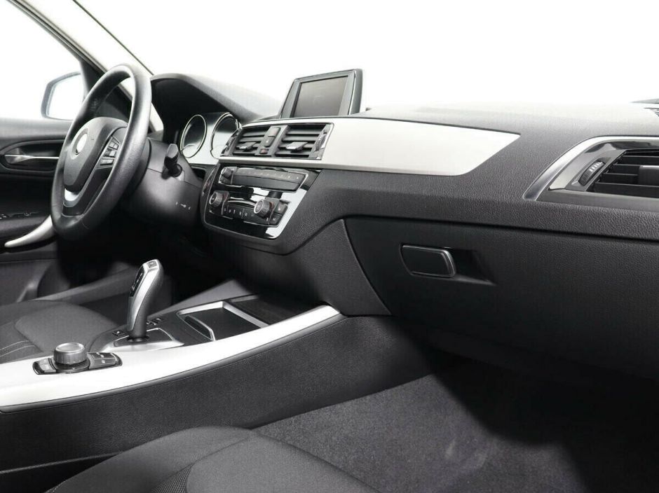 BMW 1 серии, 1.5 л, АТ, 2018 фото 9