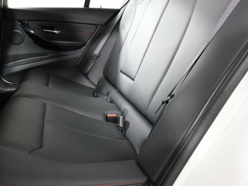 BMW 3 серии, 2.0 л, АТ, 2015 фото 1