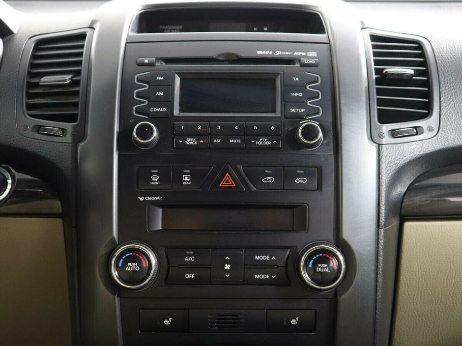 Kia Sorento, 2.2 л, АТ, 2010 фото 1