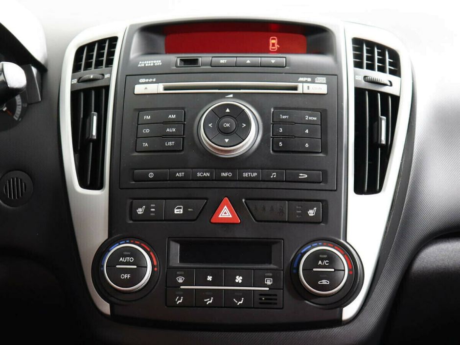 Kia Ceed, 1.6 л, МТ, 2011 фото 2