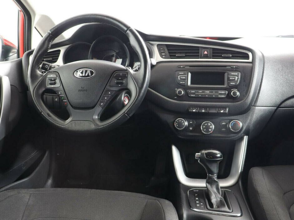 Kia Ceed, 1.6 л, Робот, 2015 фото 1