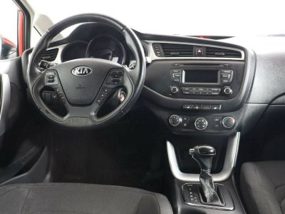 Kia Ceed, 1.6 л, РКПП, 2015 фото 1