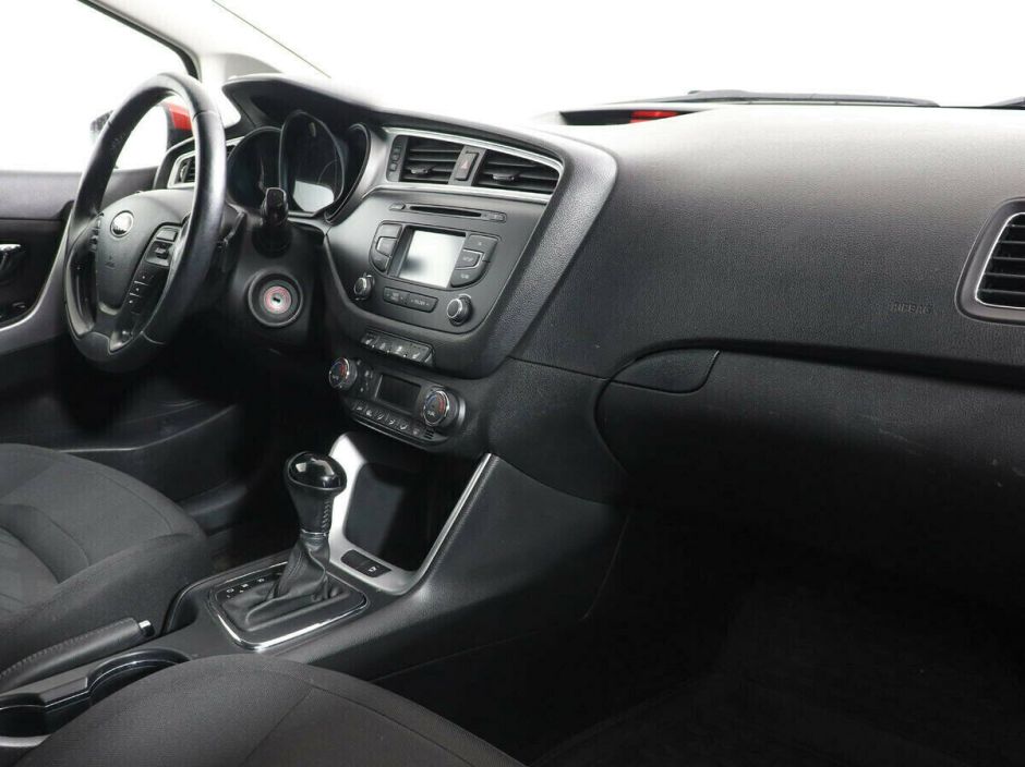 Kia Ceed, 1.6 л, АТ, 2018 фото 9