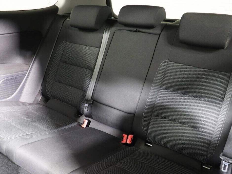 Volkswagen Golf, 1.6 л, МТ, 2011 фото 1