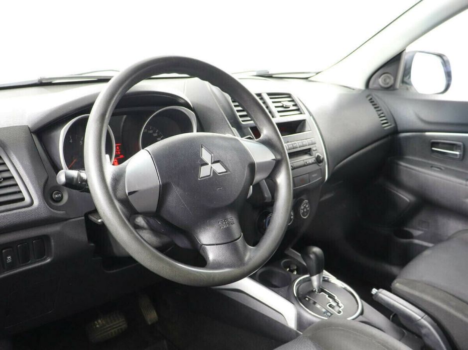 Mitsubishi ASX, 1.8 л, Вариатор, 2012 фото 2