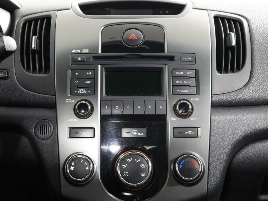 Kia Cerato, 1.6 л, АТ, 2011 фото 2