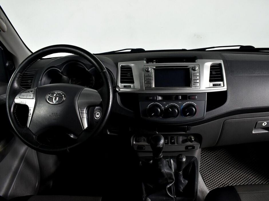 Toyota Hilux, 2.5 л, МТ, 2013 фото 8