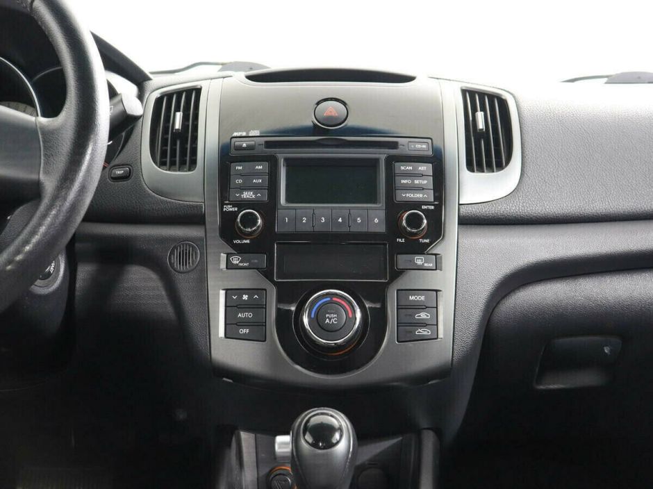 Kia Cerato, 1.6 л, АТ, 2010 фото 1