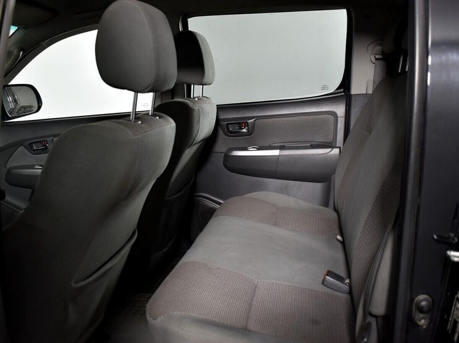 Toyota Hilux, 3.0 л, АТ, 2013 фото 1