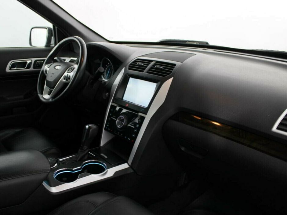 Ford Explorer, 3.5 л, АТ, 2015 фото 8