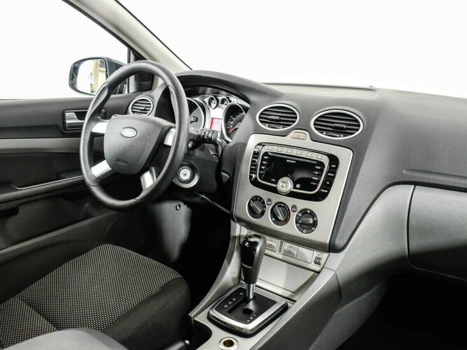 Ford Focus, 1.6 л, АТ, 2011 фото 2