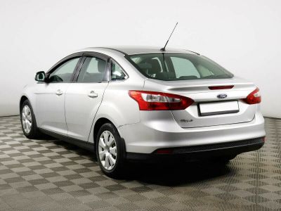 Ford Focus, 1.6 л, МКПП, 2011 фото 6