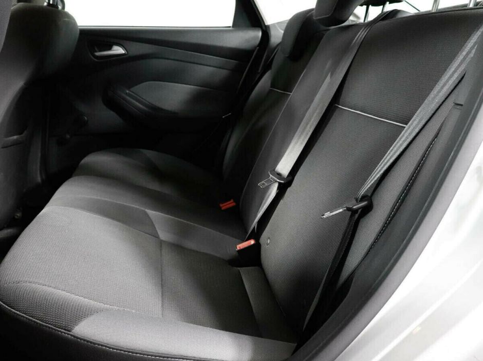 Ford Focus, 1.6 л, МТ, 2011 фото 2