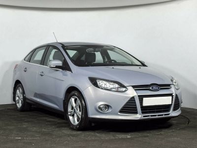 Ford Focus, 2.0 л, МКПП, 2011 фото 4