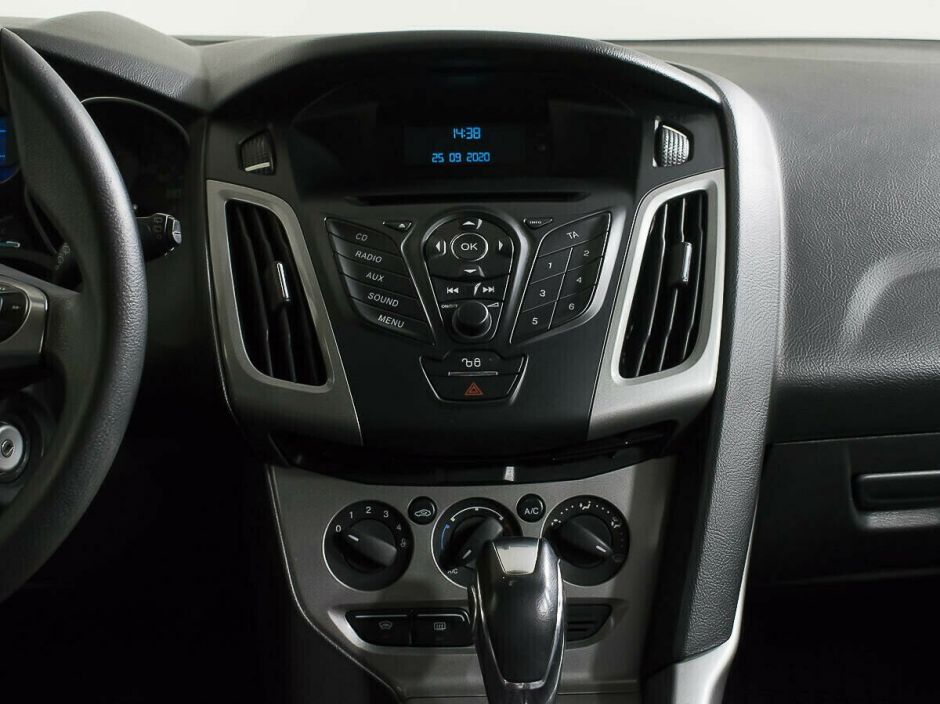 Ford Focus, 1.6 л, Робот, 2012 фото 9