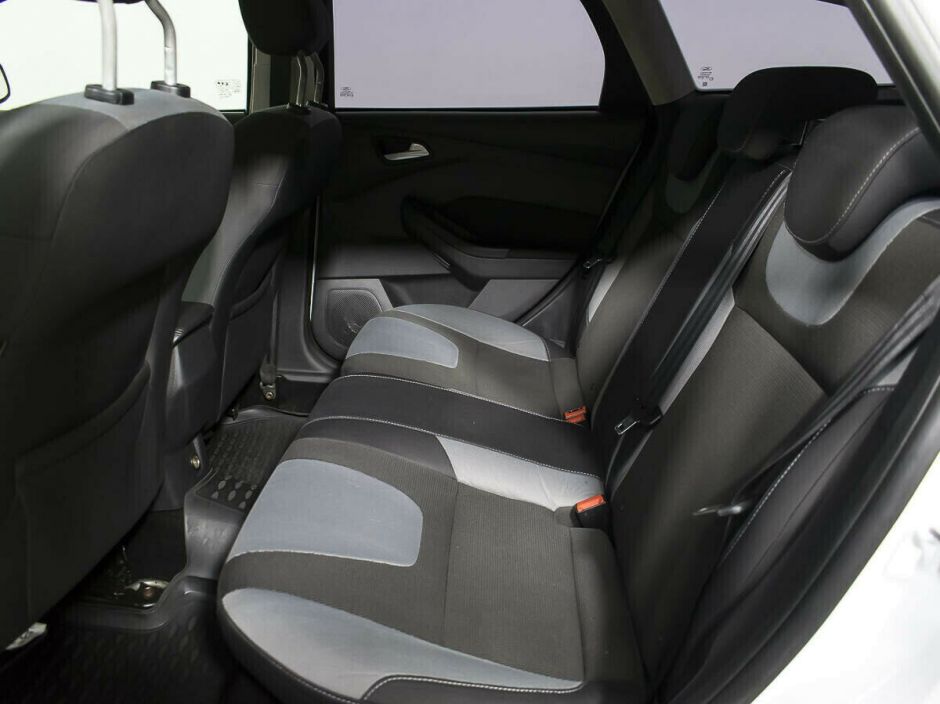 Ford Focus, 1.6 л, МТ, 2013 фото 1